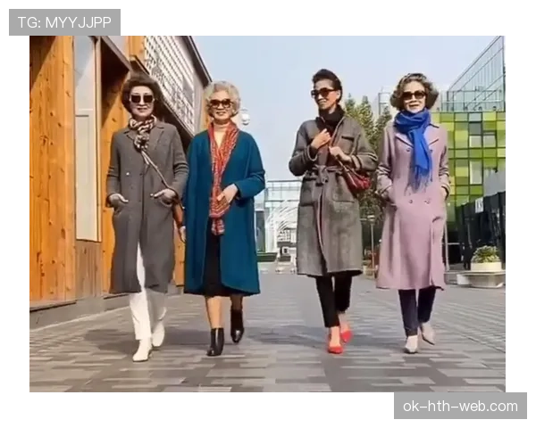 杨舒予街拍又上热搜，随手背个包像T台主角，队友尴尬演配角